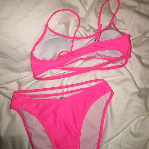 SOLD Cupshe Bikini - Picture 5 of 6